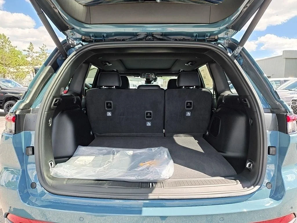 New 2026 Steel Blue Exterior Paint Jeep Limited Reserve image 35