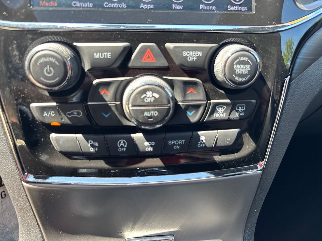 Used 2021 White Jeep Laredo X image 29