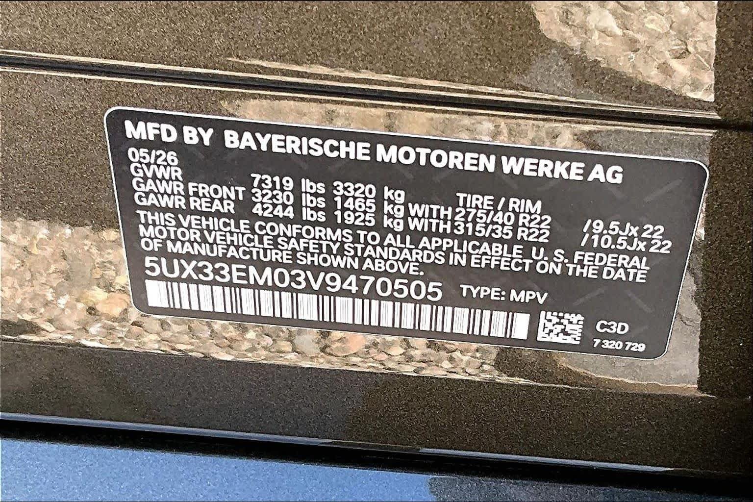 New 2027 Manhattan Green Metallic BMW M60i image 19