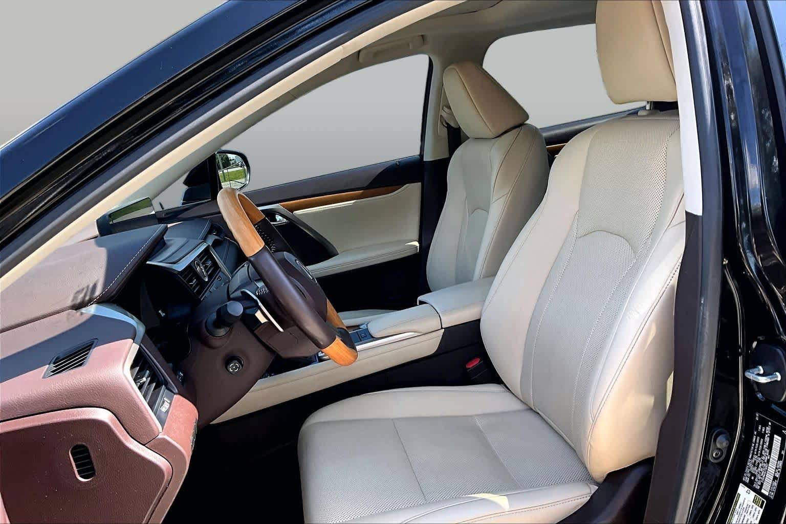 Used 2020 Obsidian Lexus  image 8