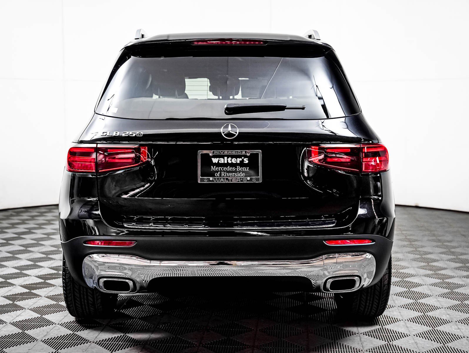 New 2026 Cosmos Black Metallic Mercedes-Benz GLB 250 image 10