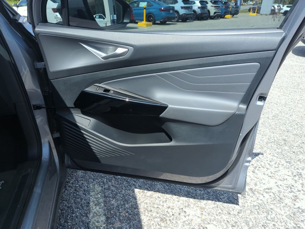 Used 2023 Silver Volkswagen Pro S image 35
