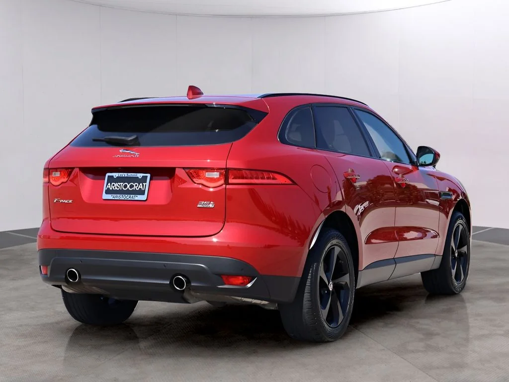 Used 2017 Red Jaguar 35t Prestige image 7