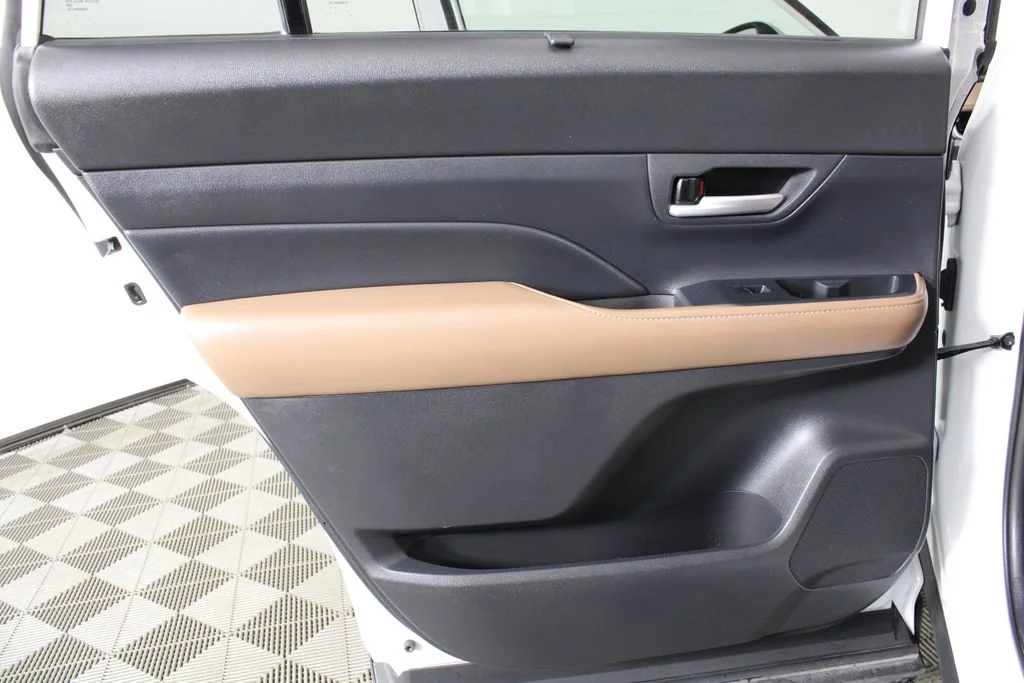 Used 2024 Pearl Toyota Platinum image 13