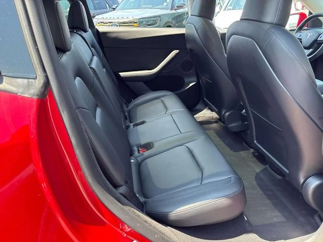 Used 2022 Red Tesla Long Range image 16