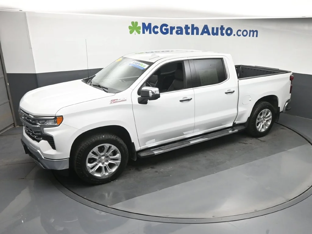 Used 2025 White Chevrolet LTZ image 20