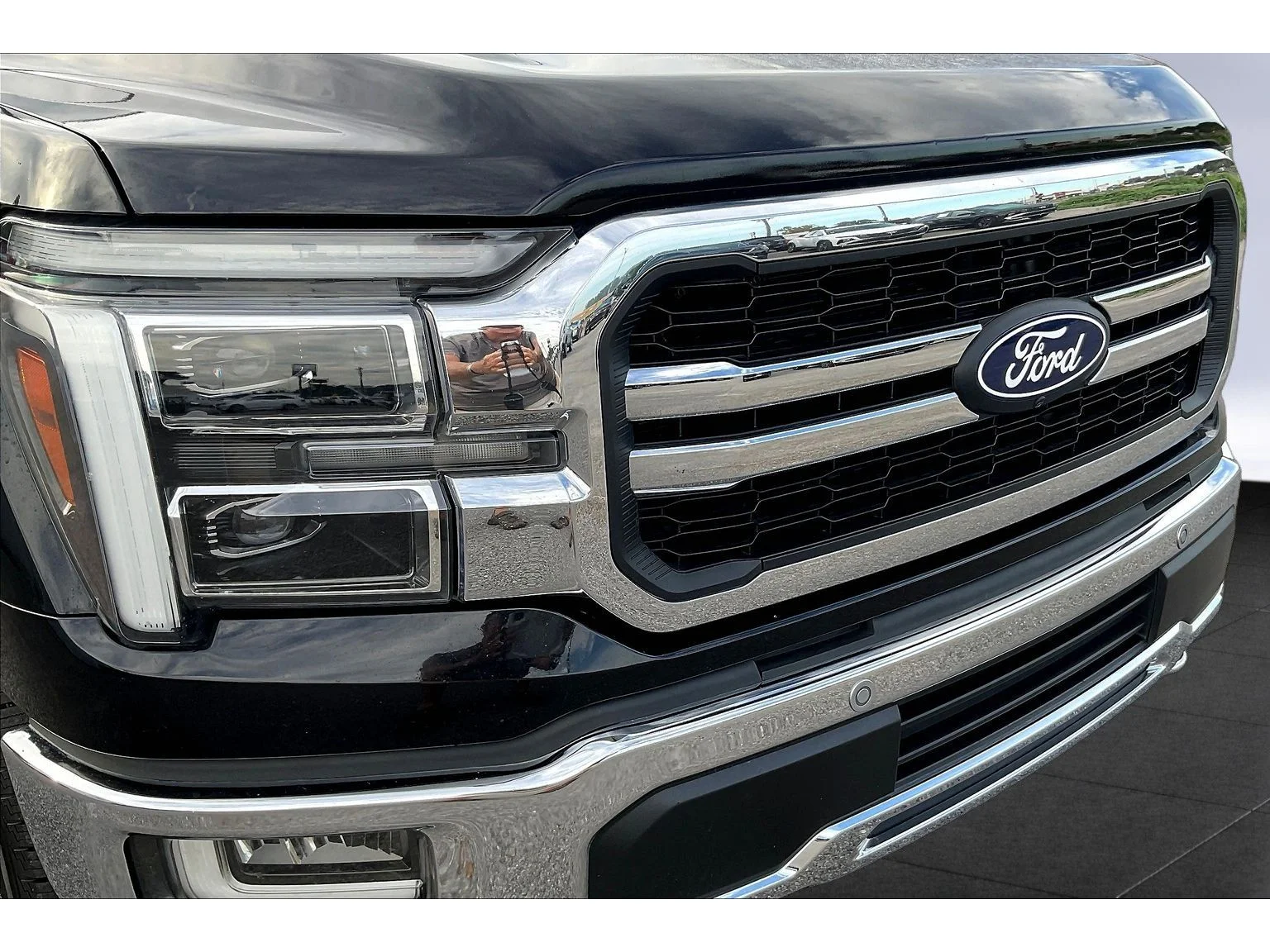 Used 2024 Black Ford LARIAT image 20