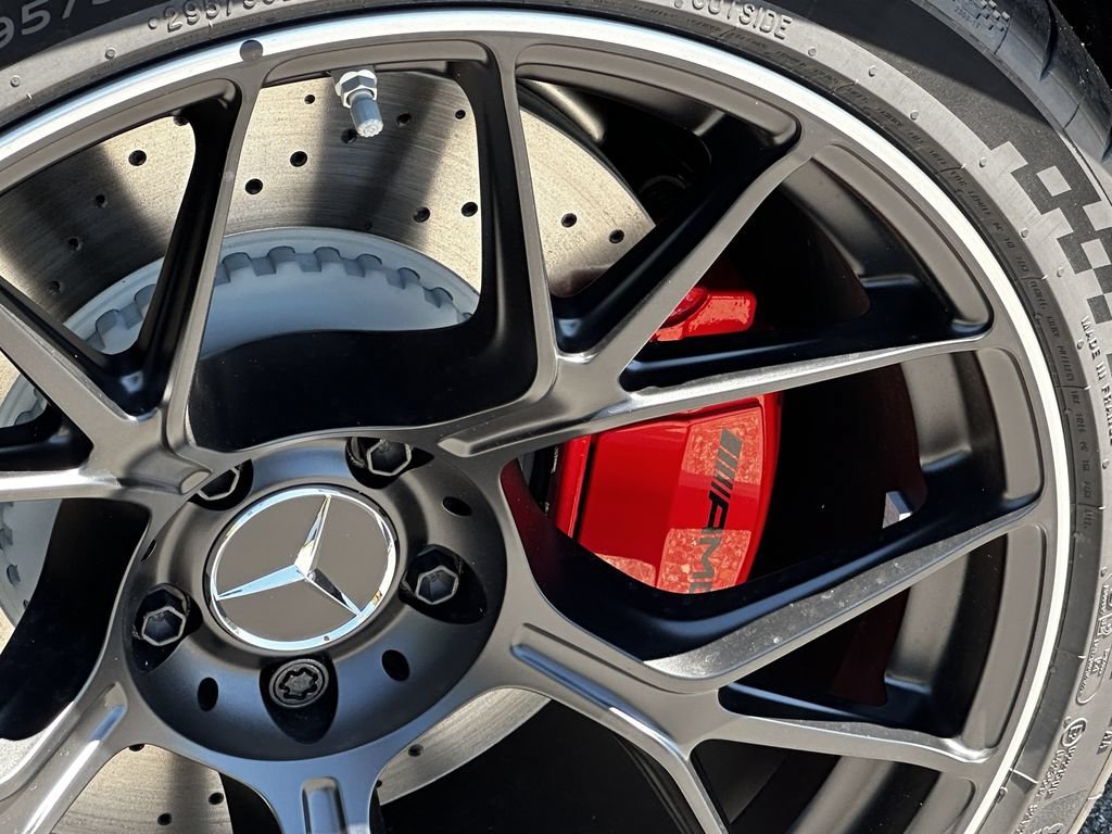 New 2027 MANUFAKTUR Alpine Grey Mercedes-Benz AMG® CLE 53 image 53