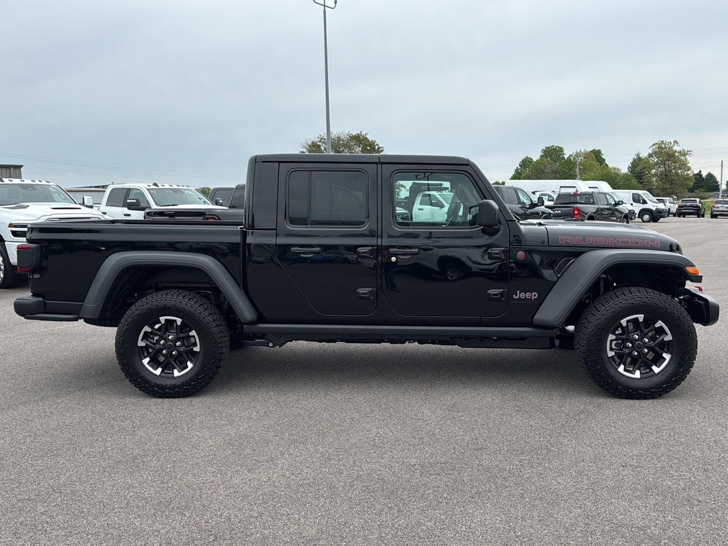 New 2026 Black Clear-Coat Exterior Paint Jeep Rubicon image 7