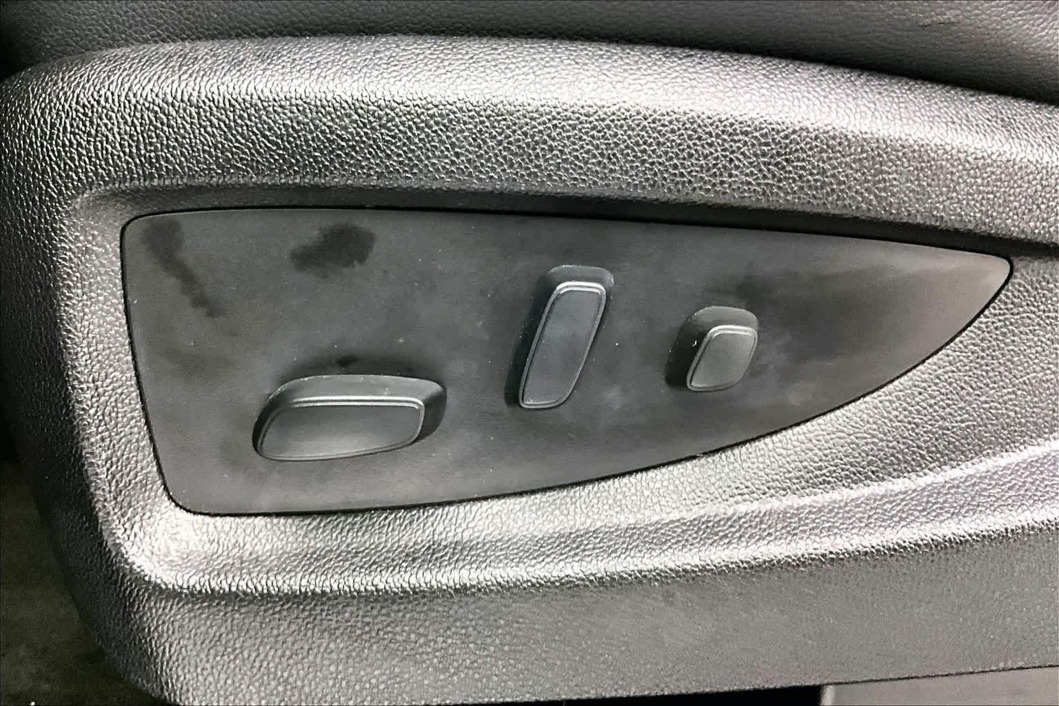 Used 2017 Tungsten Metallic Chevrolet Premier image 30