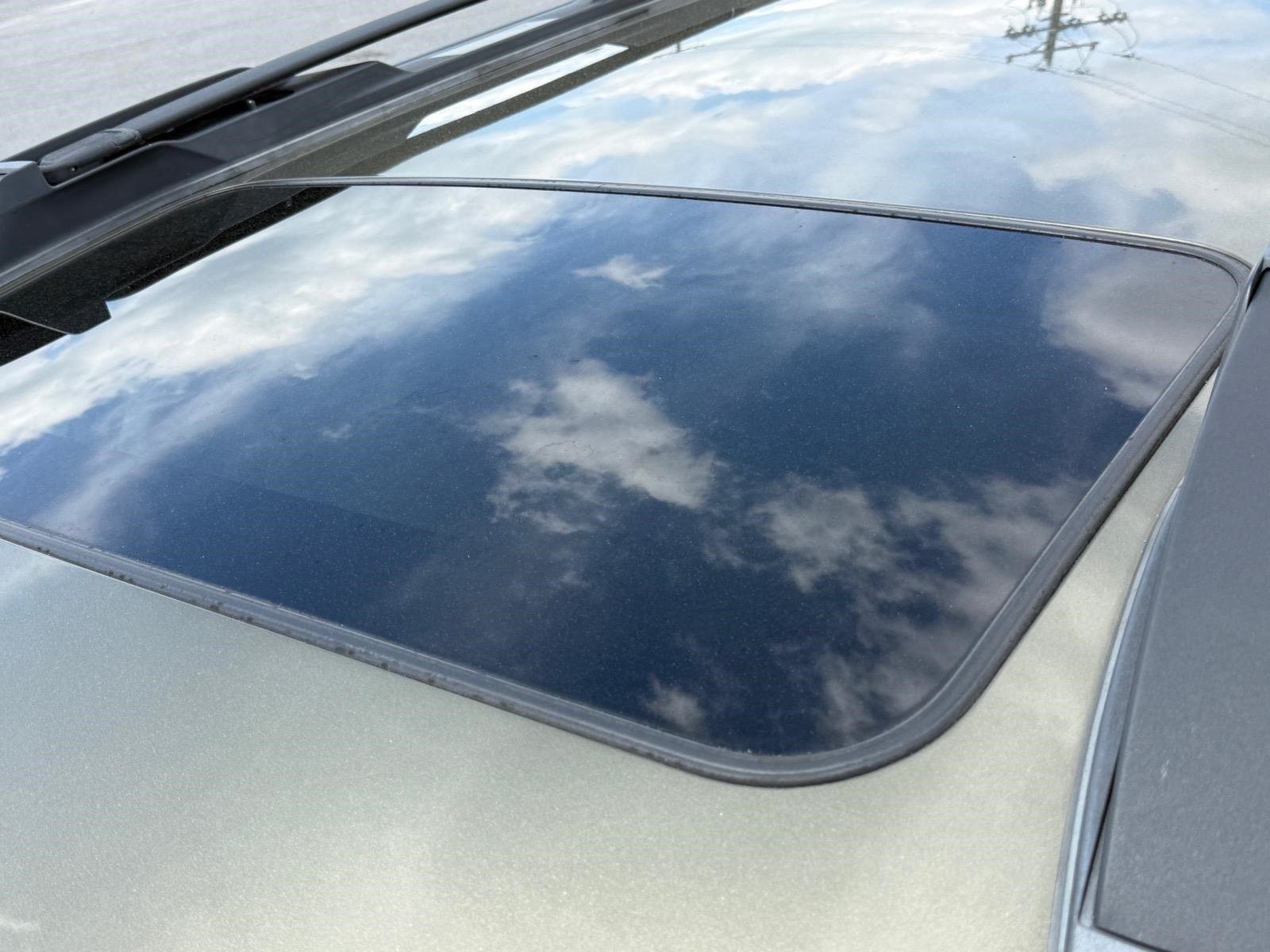 Used 2020 Autumn Green Metallic Subaru Limited image 18