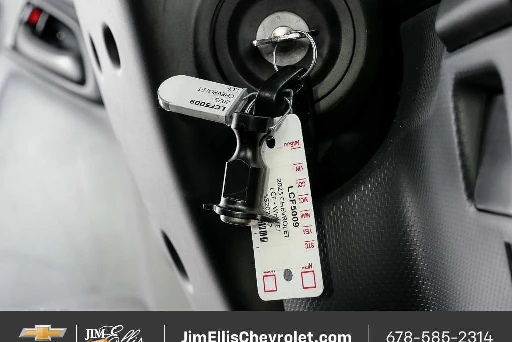 New 2025 Arc White Chevrolet NA image 18