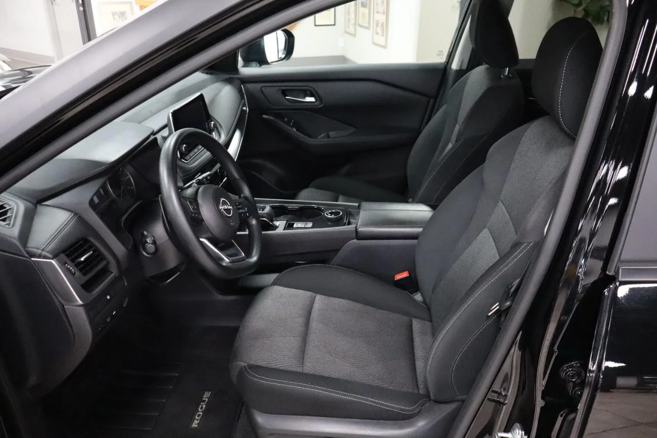 Used 2024 Super Black Nissan SV image 9