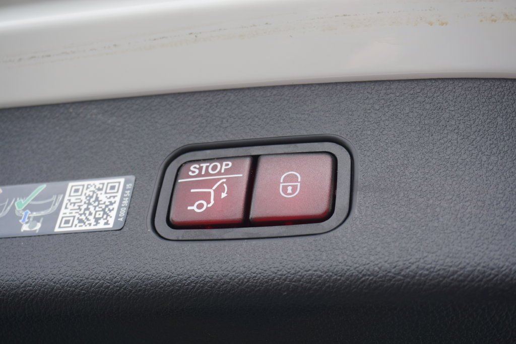 Certified Used 2024 Polar White Mercedes-Benz GLC 300 image 37