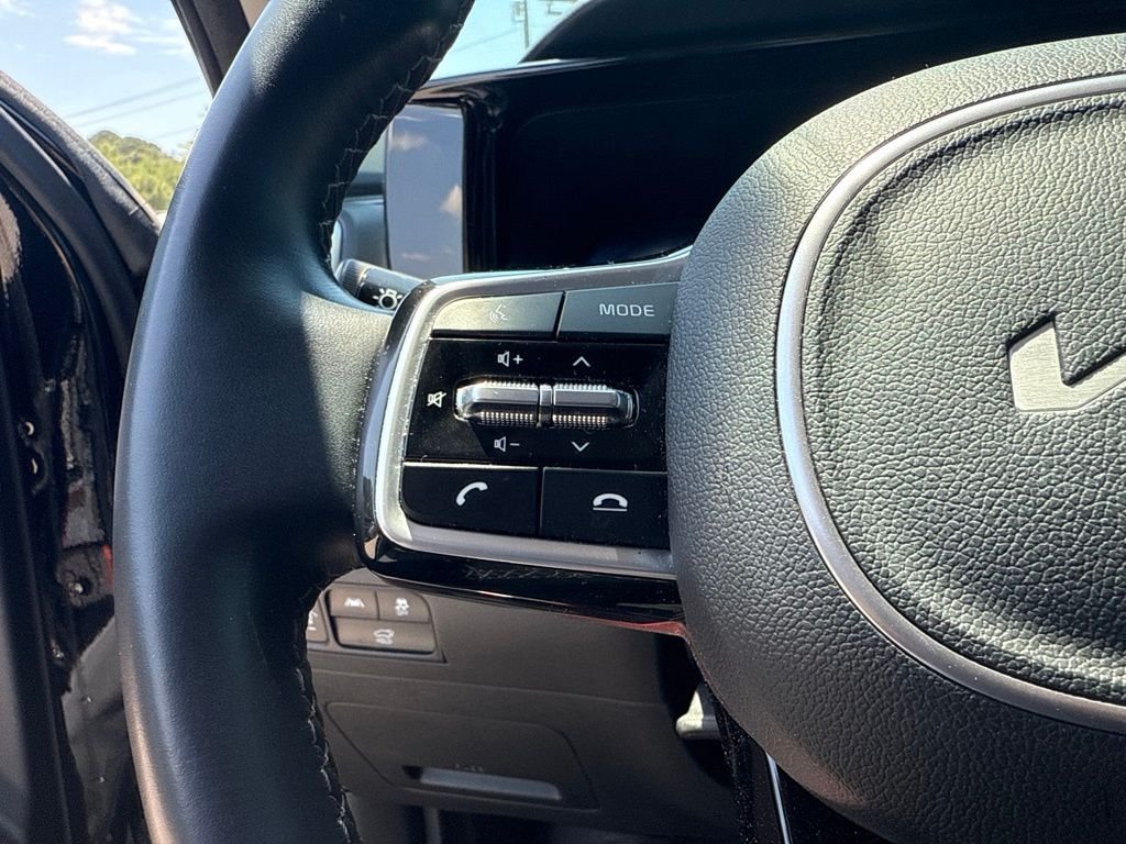 Used 2023 Black Kia SX image 9
