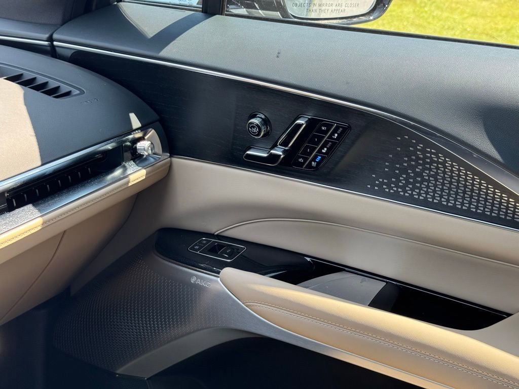 2025 Cadillac LYRIQ Luxury 3 - Photo 32