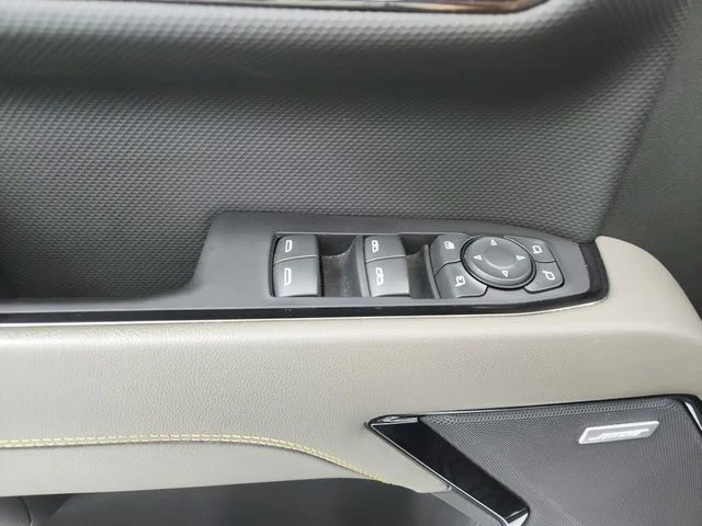 Used 2022 White Chevrolet ZR2 image 34