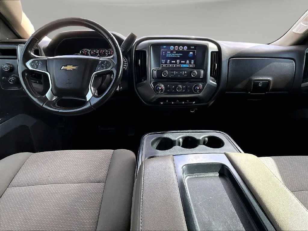 Used 2017 White Chevrolet LT image 10