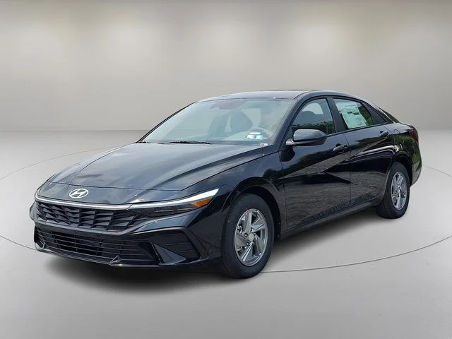 New 2026 Black Hyundai SE image 3