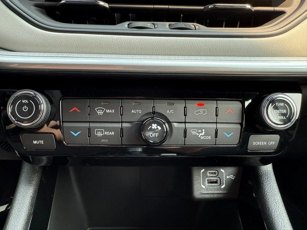 2025 Jeep Compass Limited - Photo 27