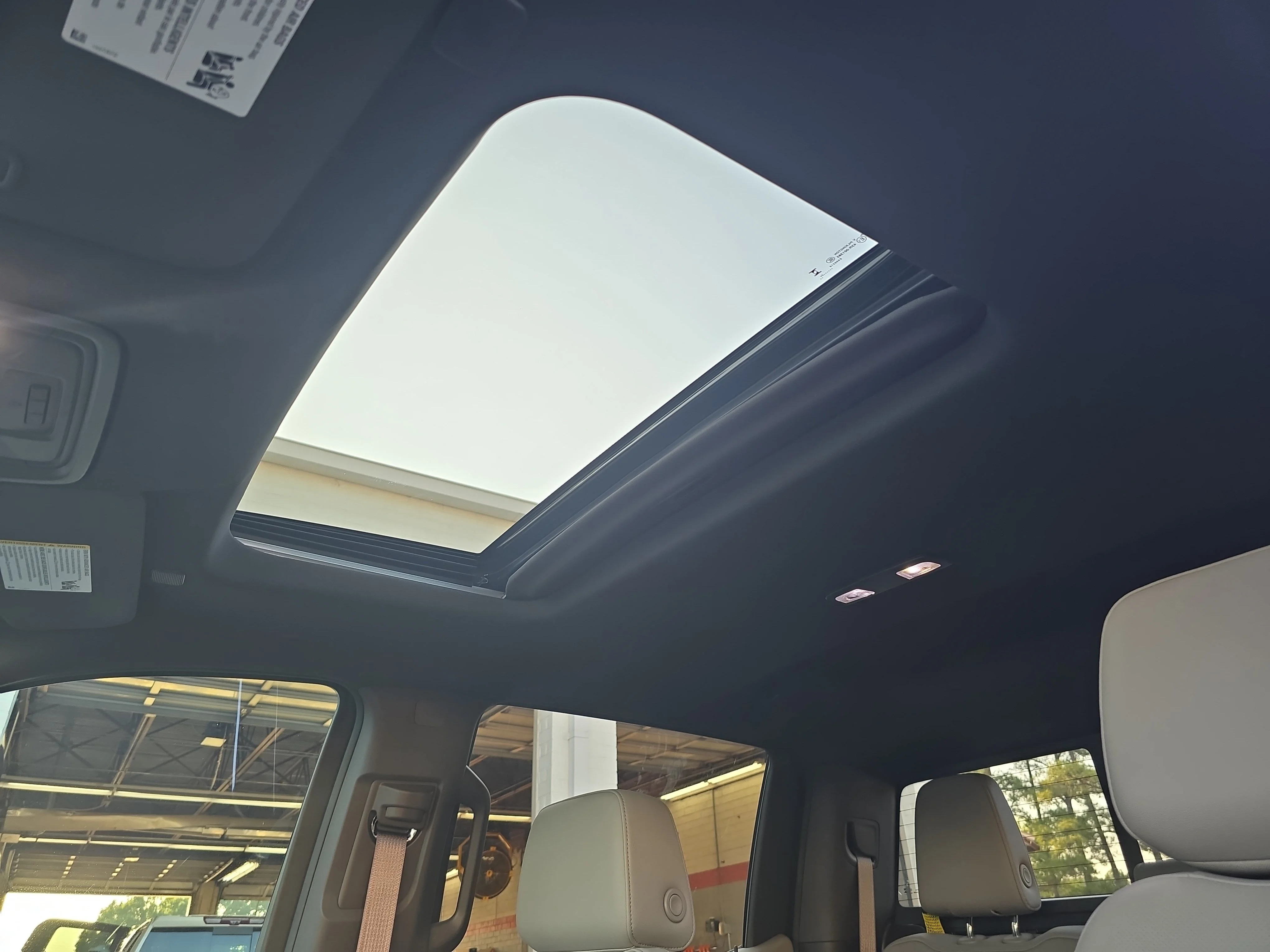 Used 2024 Summit White GMC SLT image 29
