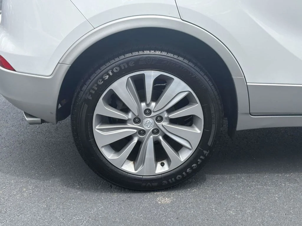 Used 2017 White Buick Preferred II image 9