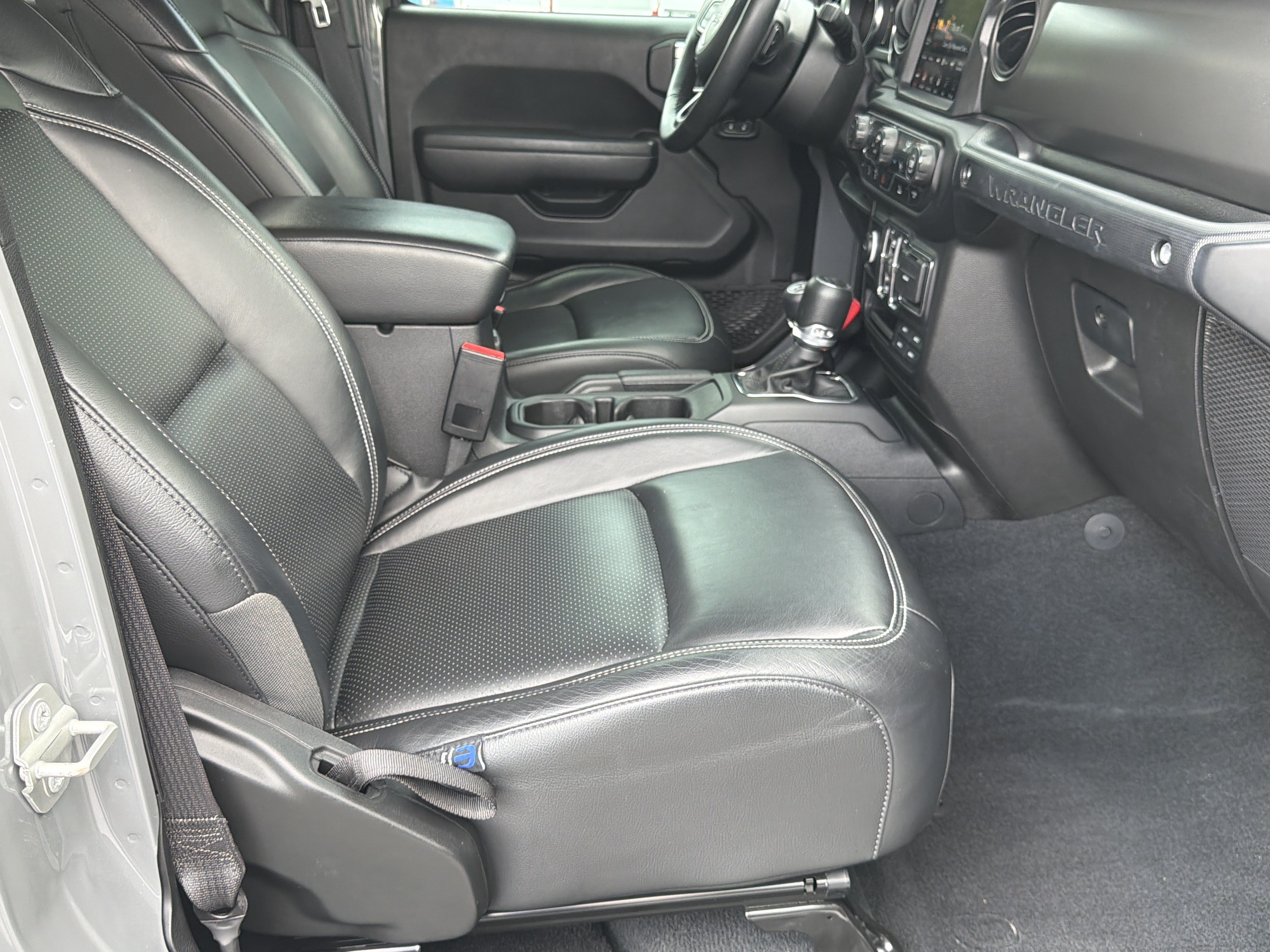 Used 2023 Sting-Gray Clearcoat Jeep Sport image 17