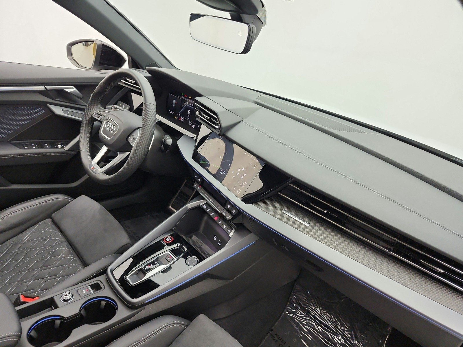 Used 2025 Glacier White Metallic Audi Premium Plus 2.0 TFSI quattro image 19