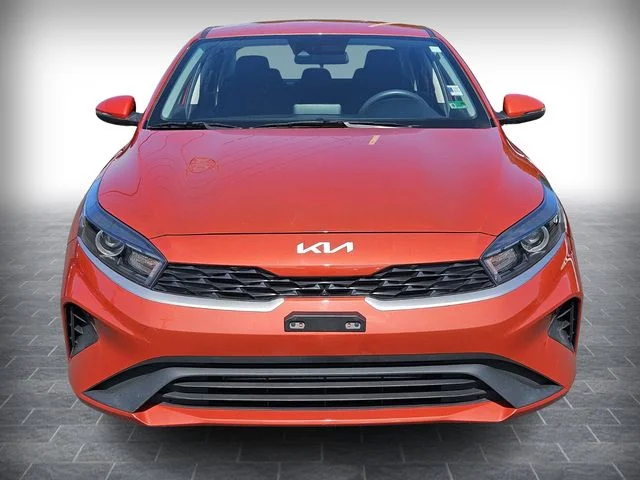 Used 2023 Red Kia LXS image 2