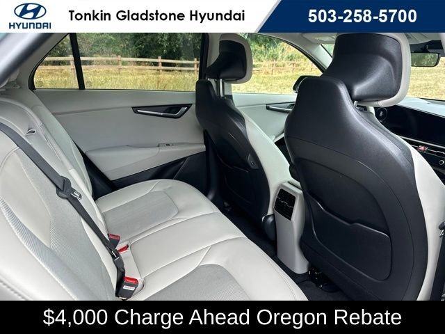 Used 2023 Cityscape Green Kia Wind image 22