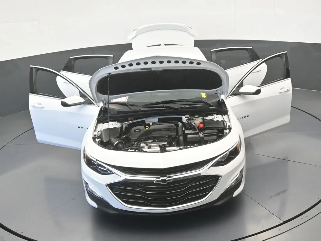 Used 2024 Summit White Chevrolet RS image 64