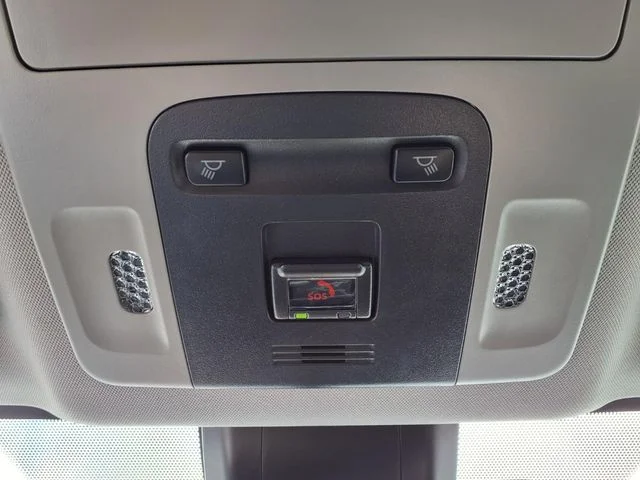 Used 2022 White Toyota SE image 14
