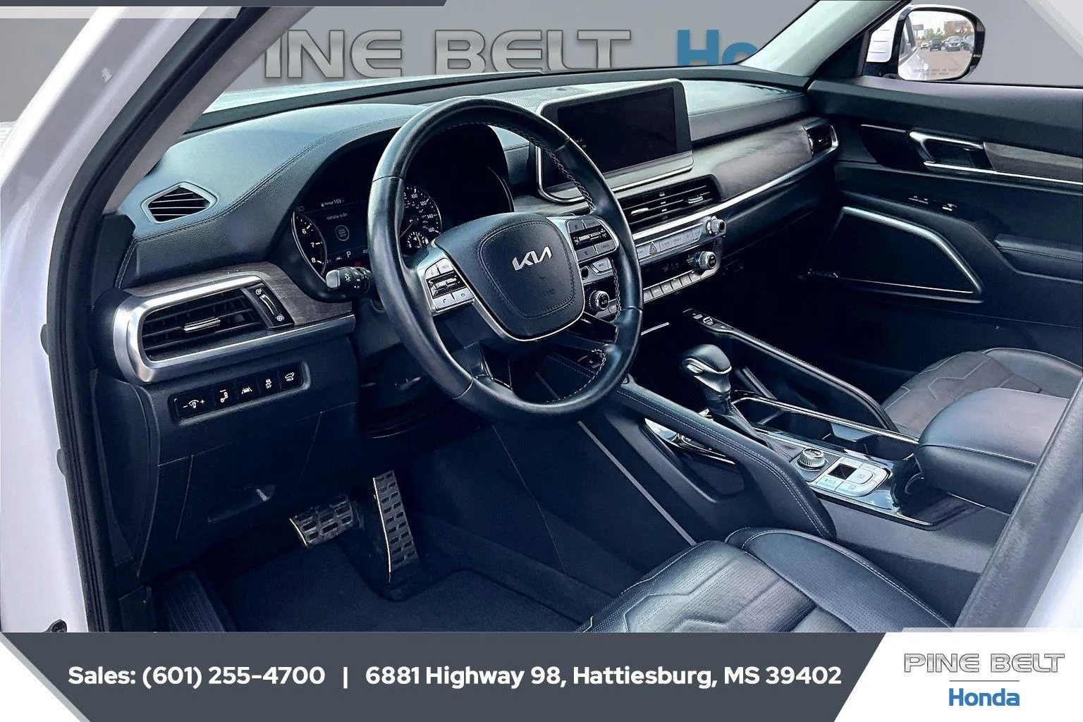 Used 2022 Glacial White Pearl Kia SX image 12