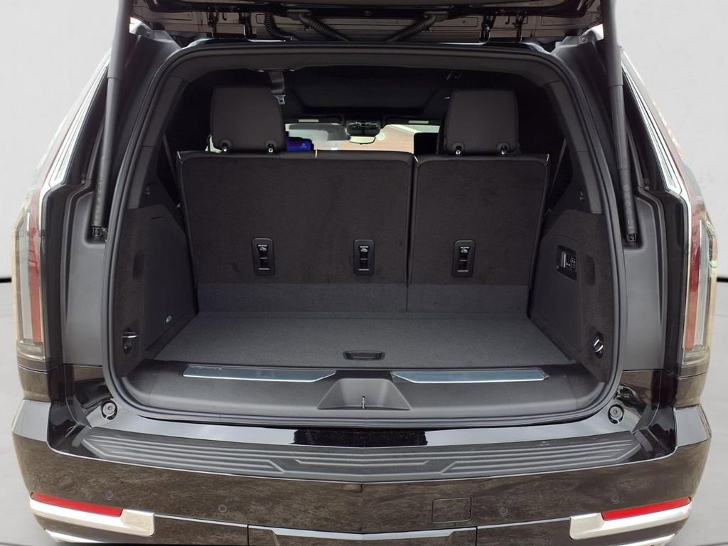 2026 Cadillac Escalade Luxury - Photo 12