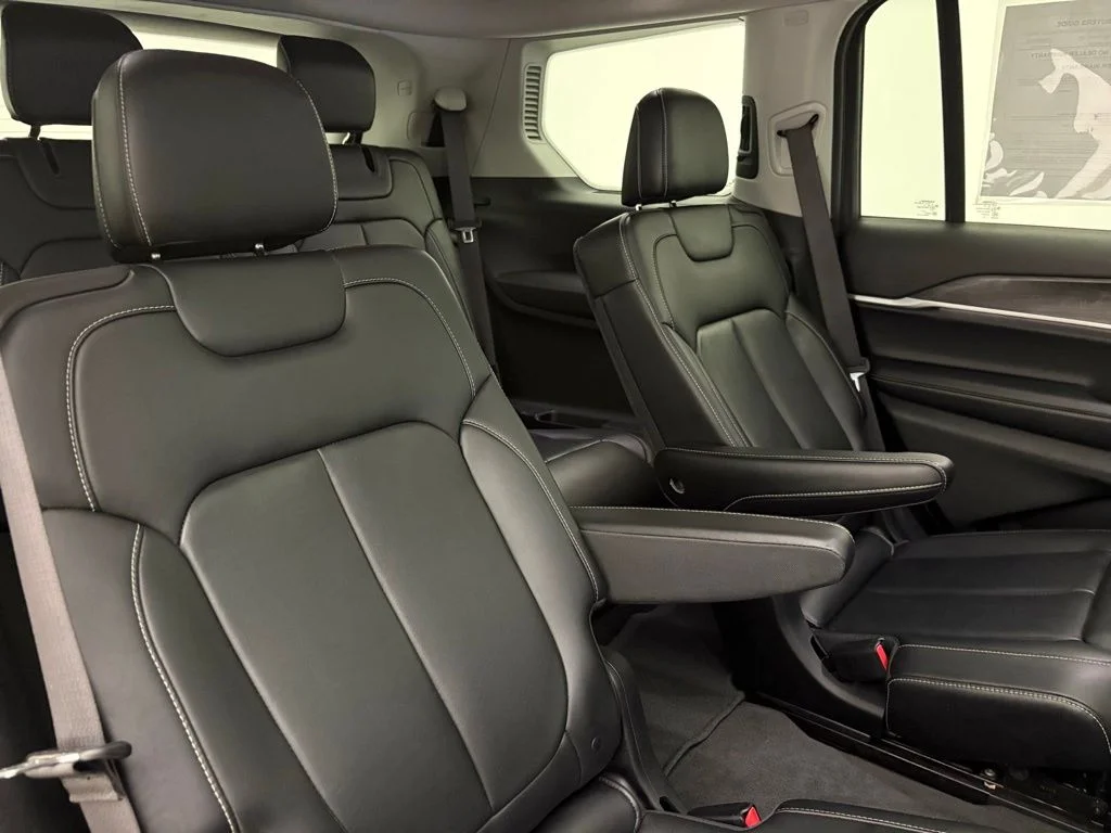 Used 2021 White Jeep Limited image 38