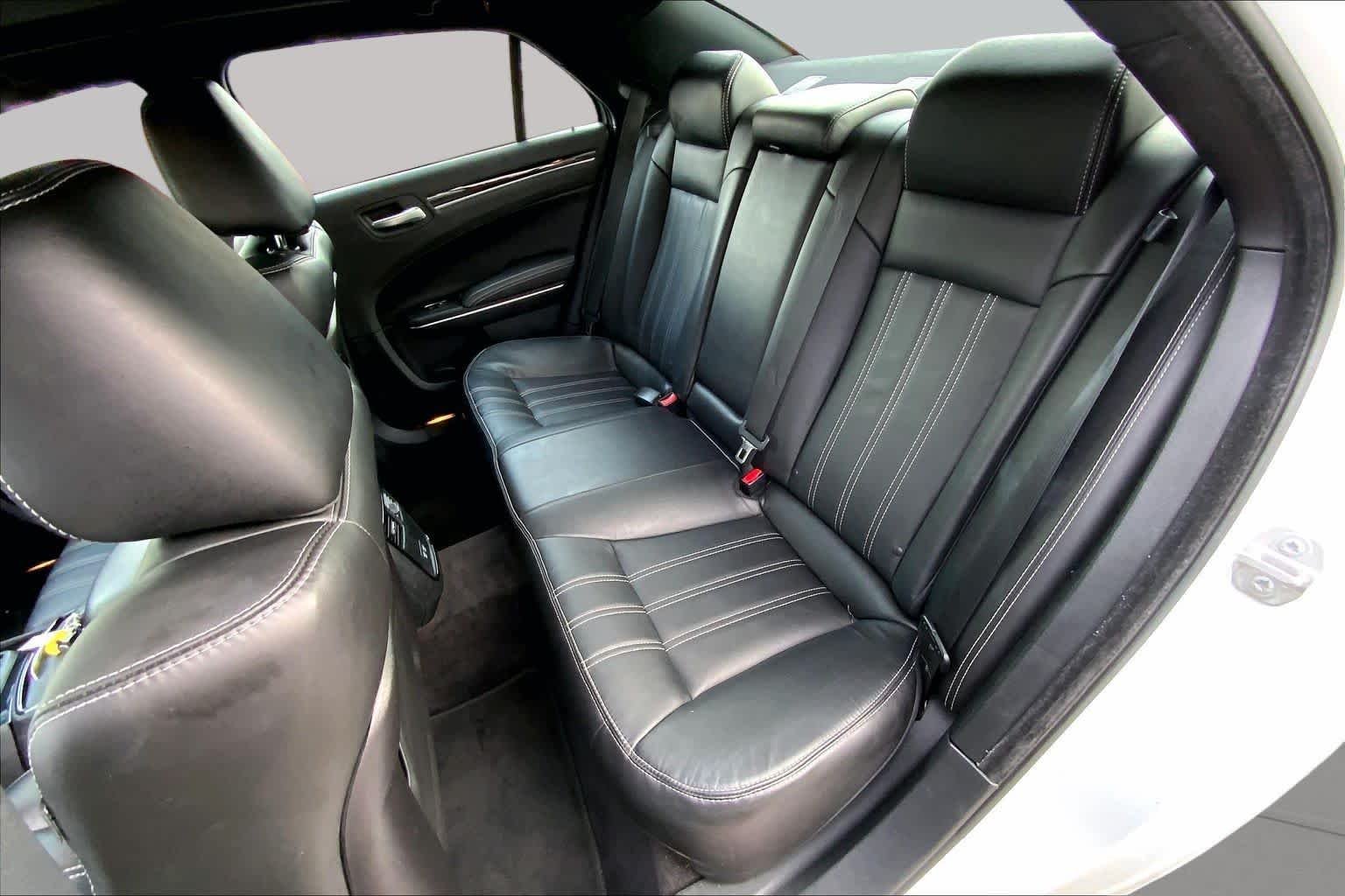 Used 2018 Bright White Clearcoat Chrysler 300S image 18