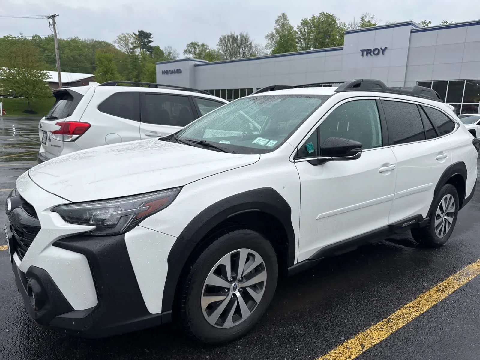 2024 Subaru Outback Premium's photo