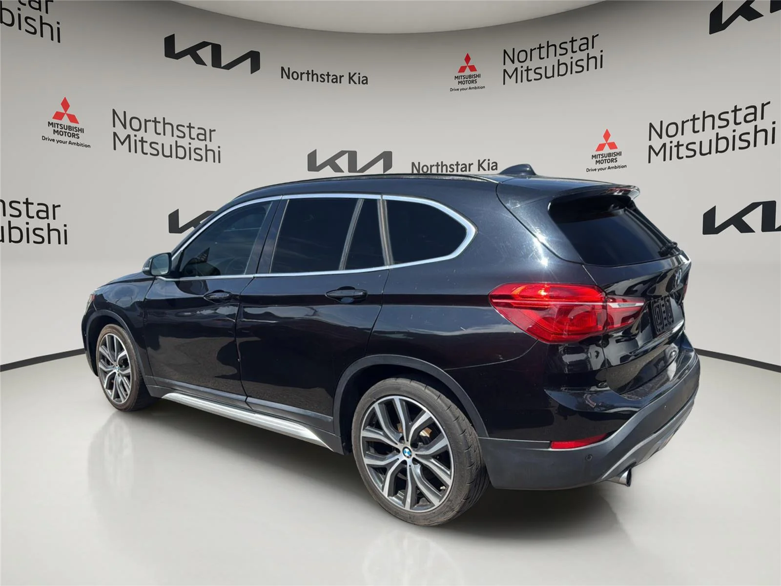 Used 2017 BMW X1 28i with VIN WBXHU7C3XH5H34526 for sale in Woodside, NY