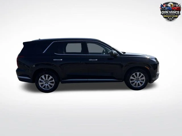Used 2025 Black Hyundai SEL image 6