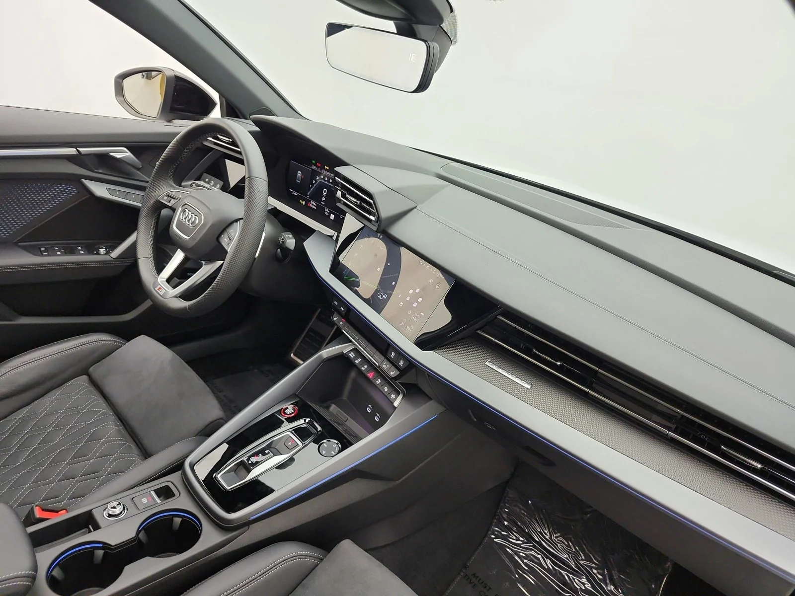 Used 2025 Glacier White Metallic Audi Premium Plus 2.0 TFSI quattro image 19