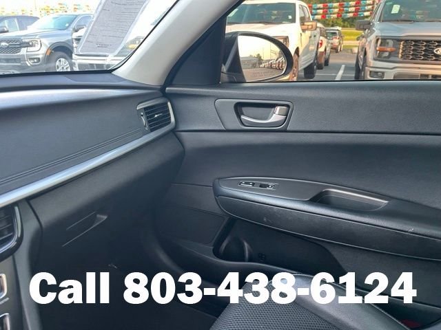 Used 2019  Kia S image 33