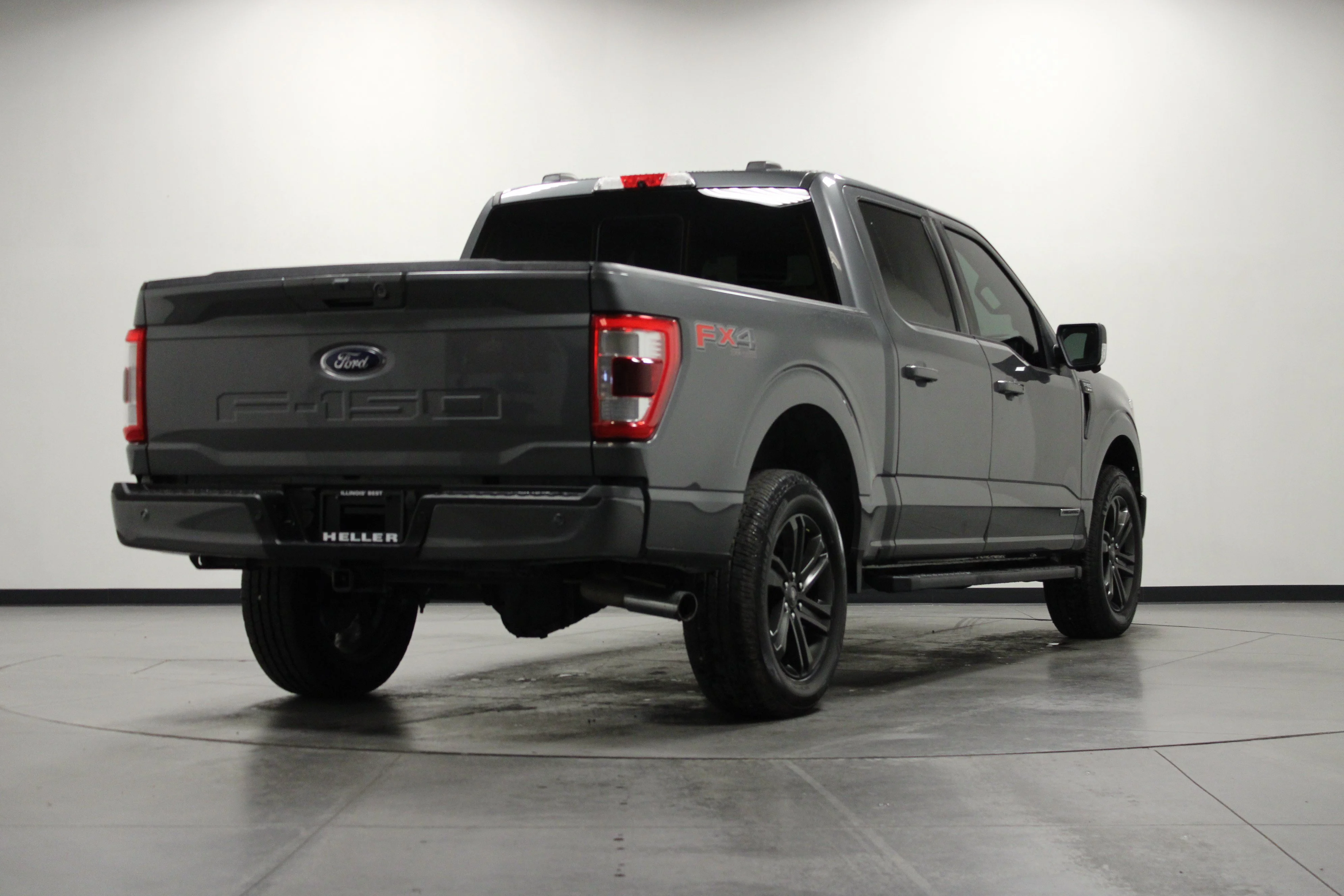 Used 2021 Carbonized Gray Metallic Ford LARIAT image 4