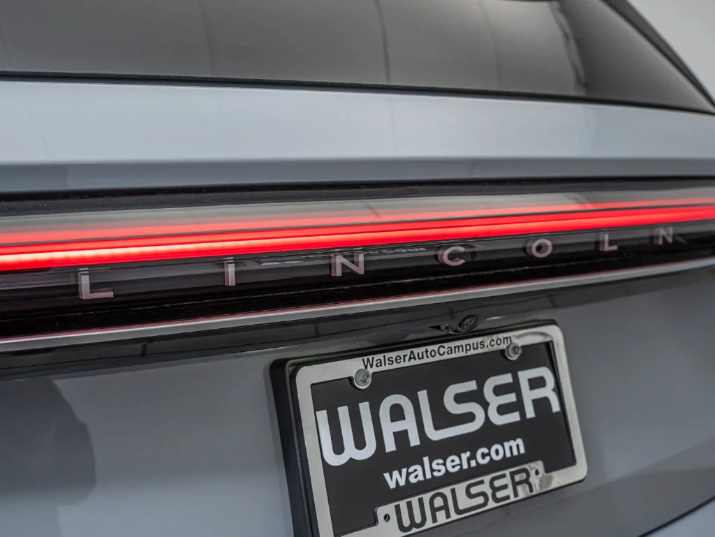 Used 2026 Gray Matter Metallic Cc Lincoln Premiere image 18