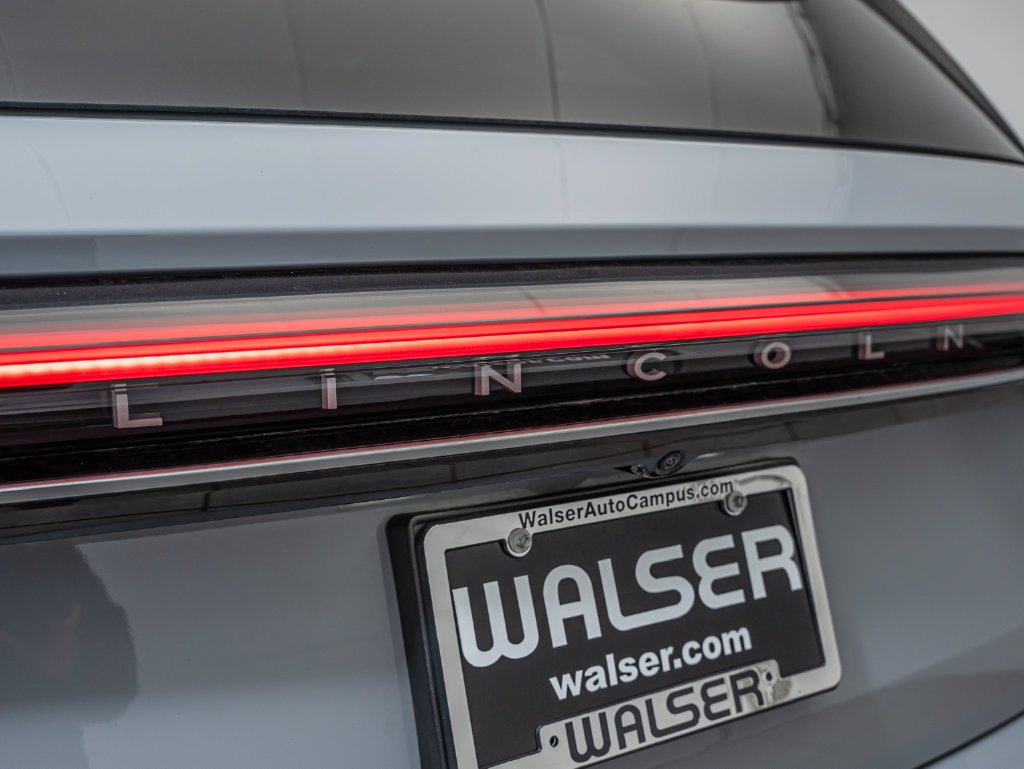 Used 2026 Gray Matter Metallic Cc Lincoln Premiere image 18