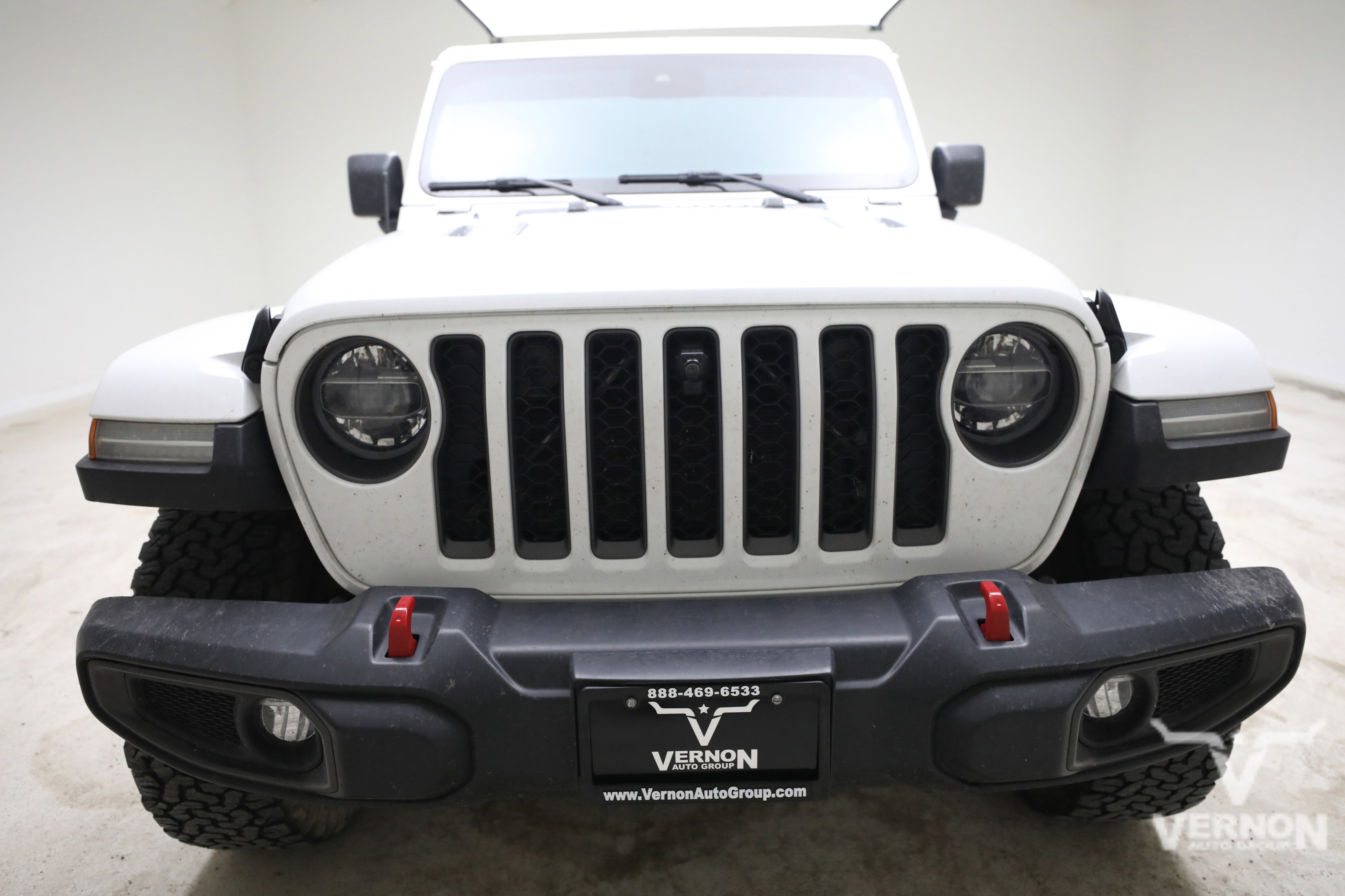 Used 2021 Bright White Clearcoat Jeep Y image 7