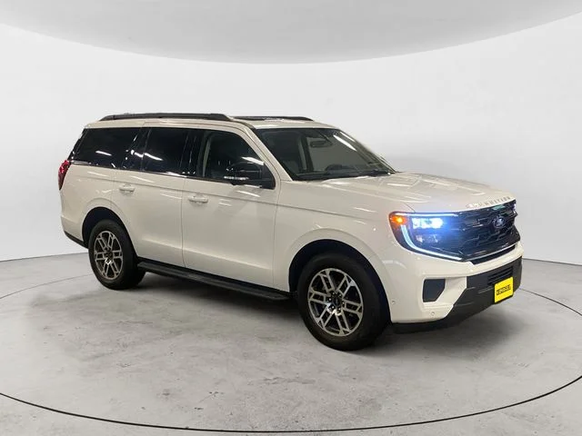 Used 2025 White Ford Active image 3