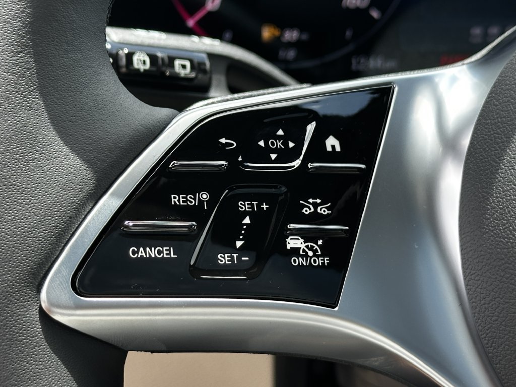 New 2026 Polar White Mercedes-Benz GLC 300 image 65