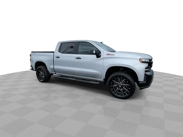 Used 2020 Silver Ice Metallic Chevrolet LT Trail Boss image 3