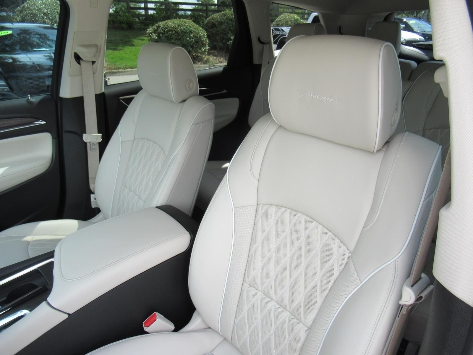 Used 2024 White Buick Avenir image 18