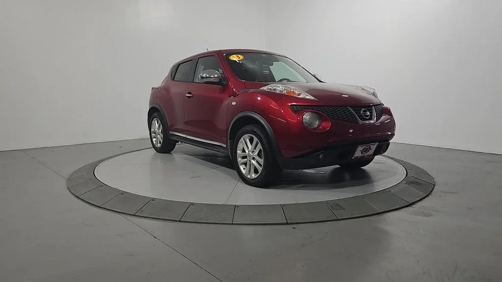 Used 2013 Red Nissan SL image 8